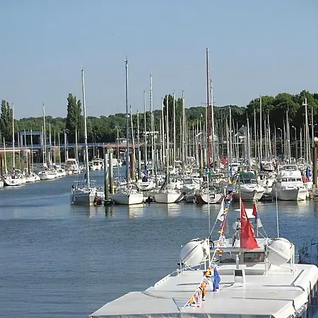 Bed & Breakfast Les D'ebalet 3*